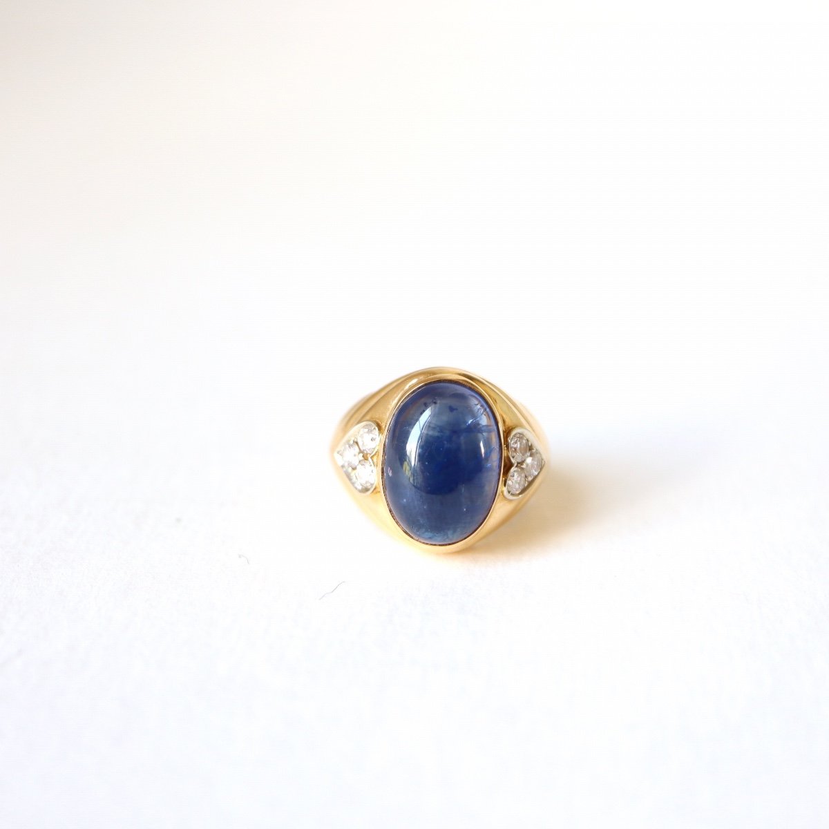 Repossi Ring In 18 Kt Yellow Gold Godronnée Setting An Important Sapphire Cabochon 9.8 Kt-photo-2