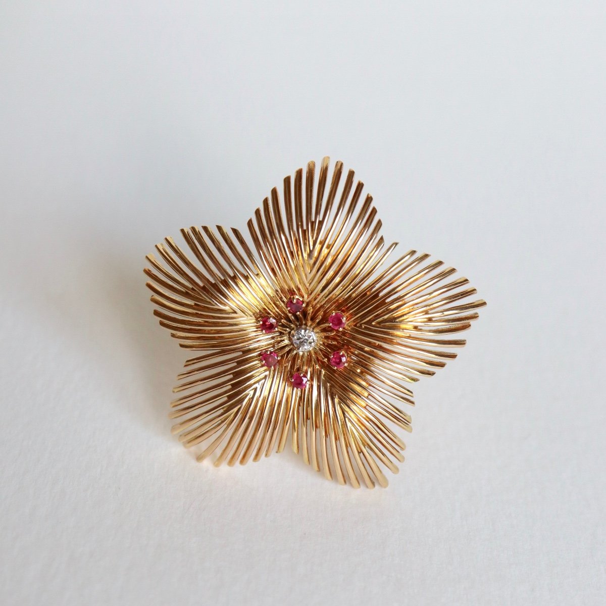 Flower Brooch In 18 Carat Yellow Gold Ruby And Diamond 1950s-photo-3