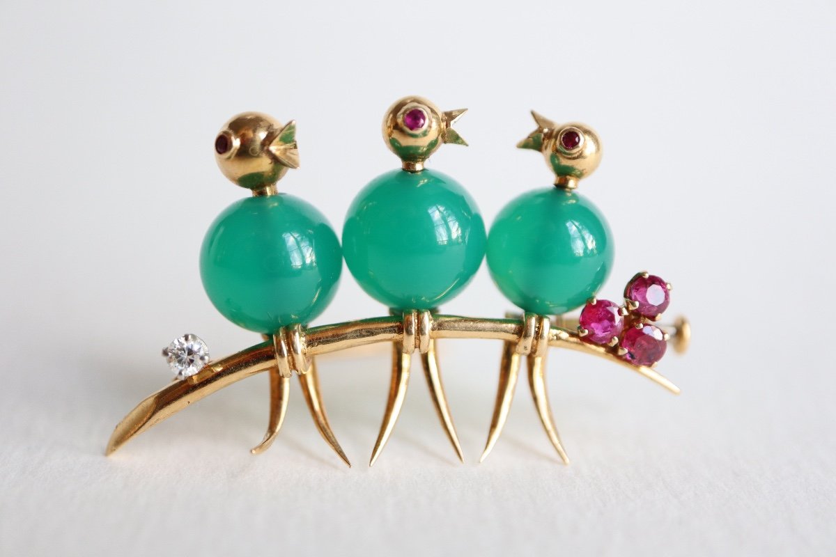 Mellerio Broche Oiseaux En Or Jaune 18 Kt Chrysoprases, Rubis, Diamant 1950