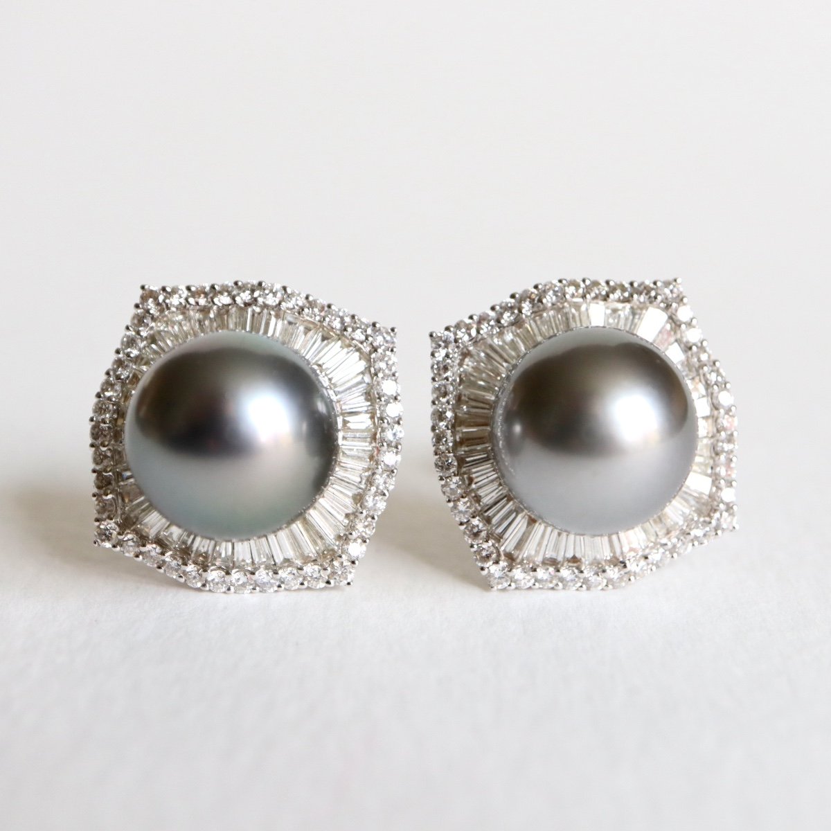 18k White Gold Grey Pearl Diamond Ear Clips-photo-1