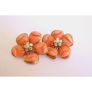 Van Cleef And Arpels Boucles d'Oreilles Rose de Noel Clips Fleurs Corail Et Or 18 Carats