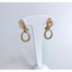 Boucheron Boucles D’oreilles En Or Jaune 18 Kt Serties De Diamants Motif Noeud Stylisé