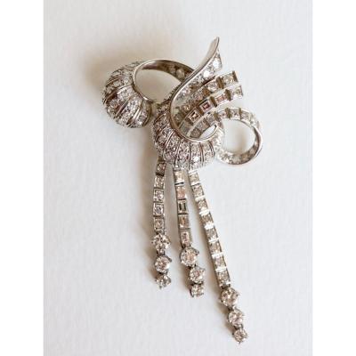 Broche Noeud Vers 1940-1950 Or Blanc 18 Kt Et Diamants