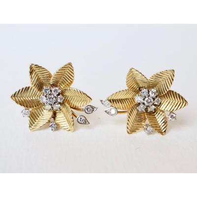 Flower Clip Earrings In 18 Kt Yellow Gold And Diamonds