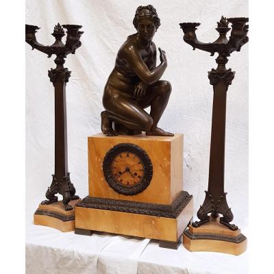 Bronze Clock Squatting Aphrodite