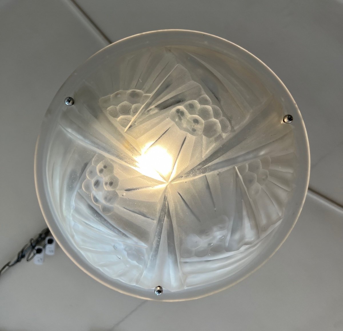 Art Deco Degué Pendant / Ceiling / Basin Model 703 { Relief } ( Art Deco Chandelier 1930 )-photo-4