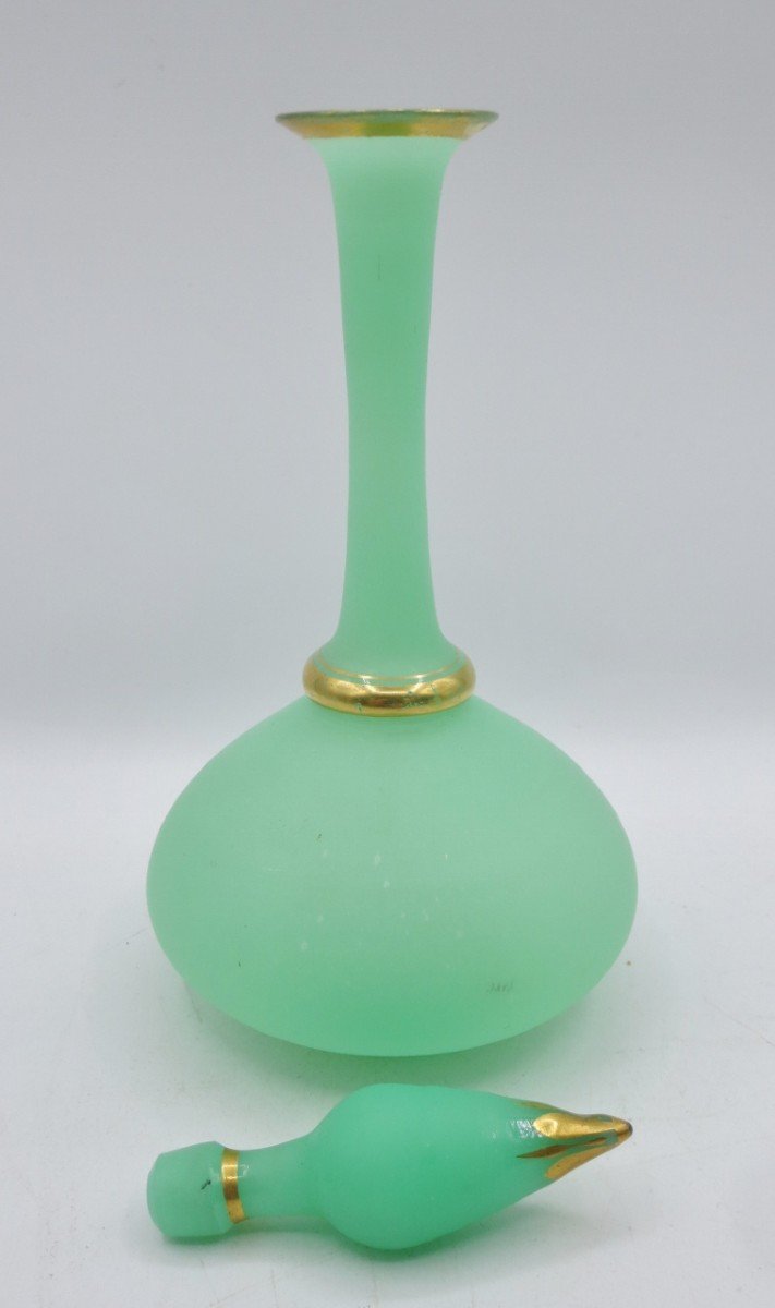 Opaline Bottle, 19th Century.-photo-2