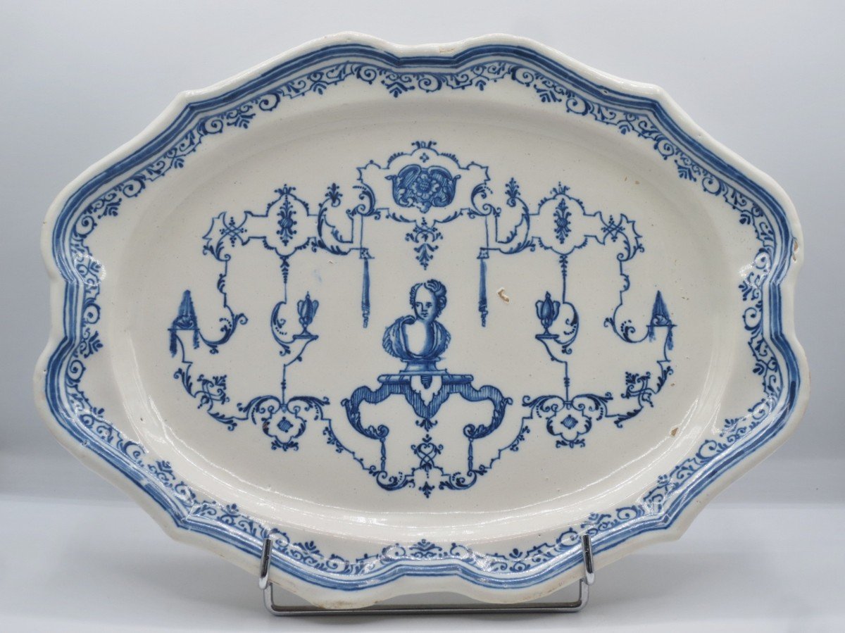 Toulouse Earthenware Dish, 18th Century. 