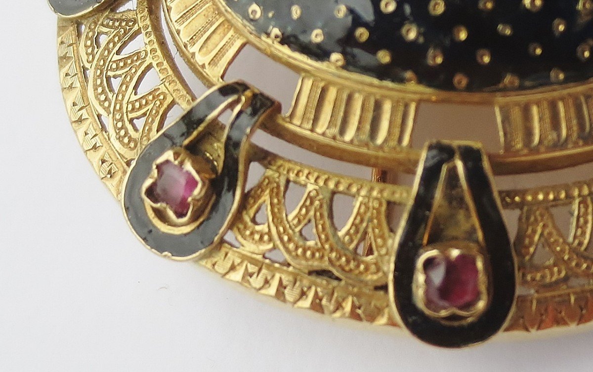 Gold Restoration Brooch.-photo-3