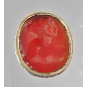 Thumb Stamp, Gold And Carnelian. Late Eighteenth Century.