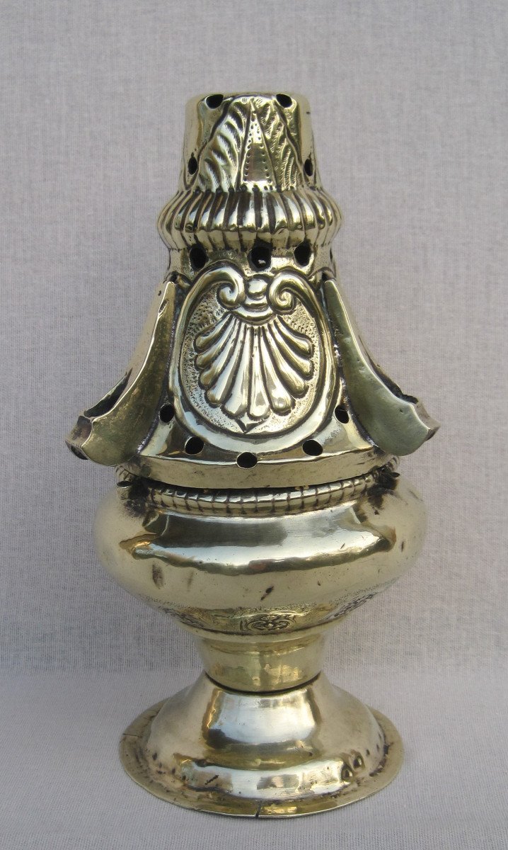 Censer, In Brass. XVII-xviii Centuries.