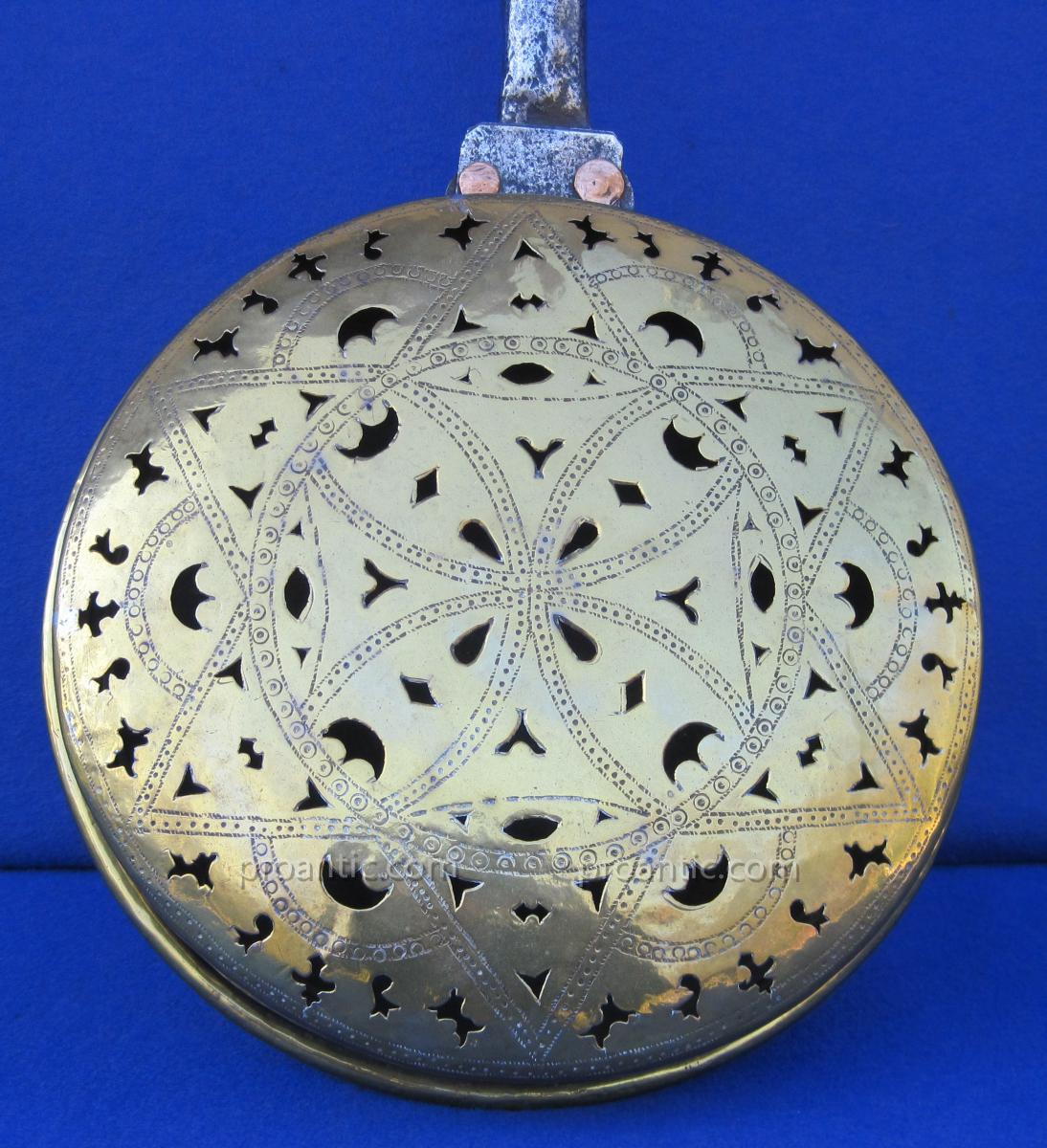 Brass Warming Pan. Malta Cross. Eighteenth Century.-photo-1