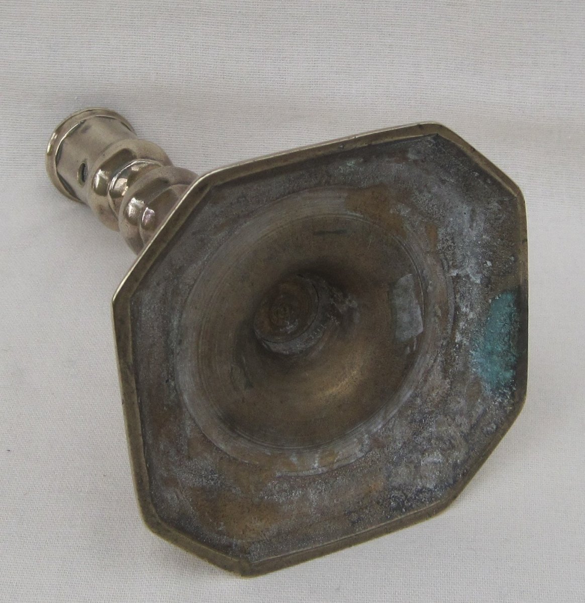 Flambeau en bronze. XVIIe-XVIIIe s.-photo-2