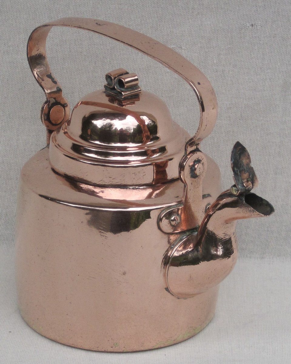 Small Copper Kettle. 17th Century.-photo-2