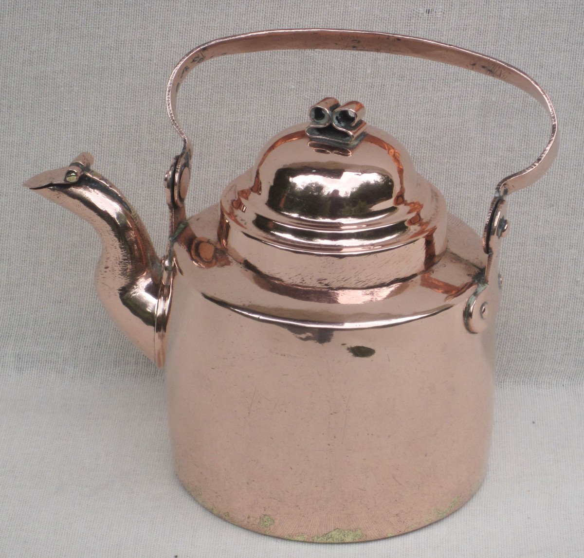 Small Copper Kettle. 17th Century.