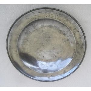 Large Hollow Dish, In Pewter. 18th Century.
