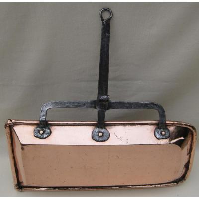 Copper Tray. 18th Century.