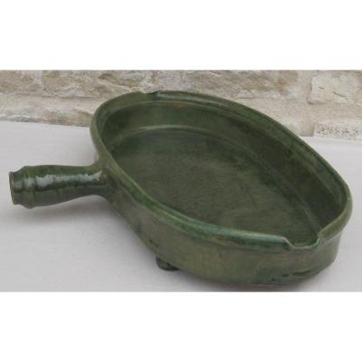 Poterie. Lèchefrite ovale à 2 côtés verseurs. XIXe s.