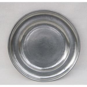 Small Round Dish, Pewter. 27.6cm. 18th Century.