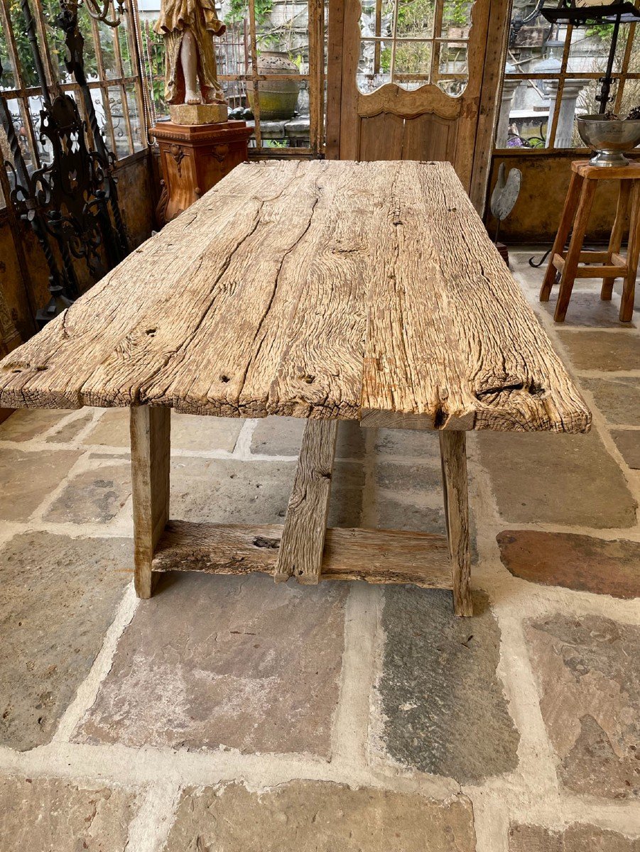 Exclusive Oak Dining Table