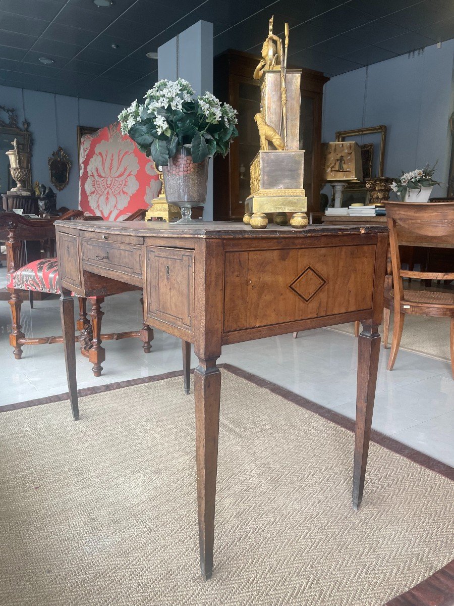 Louis XVI Lombard Veneered Desk-photo-4