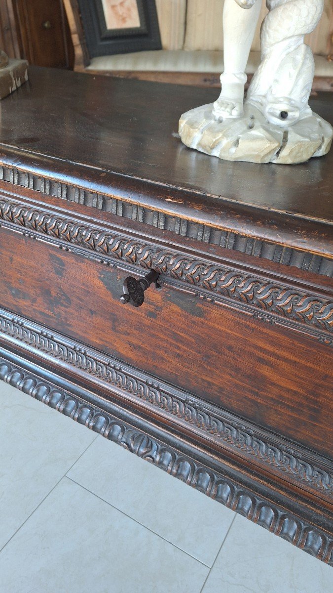 17th Century Lombard Chest  -photo-3