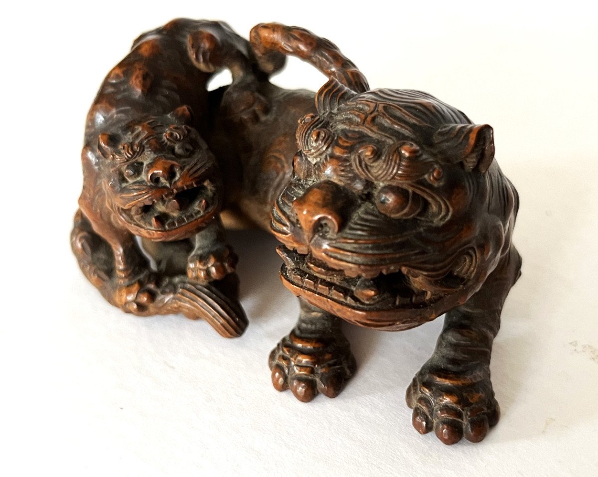 19th Century China, Lioness And Her Cub In Carved Wood.-photo-2