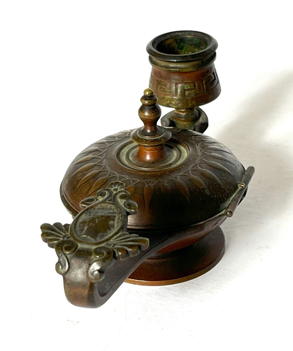 Antique 19th Century Bronze Candlestick And Ring Holder In The Shape Of An Oil Lamp.-photo-2