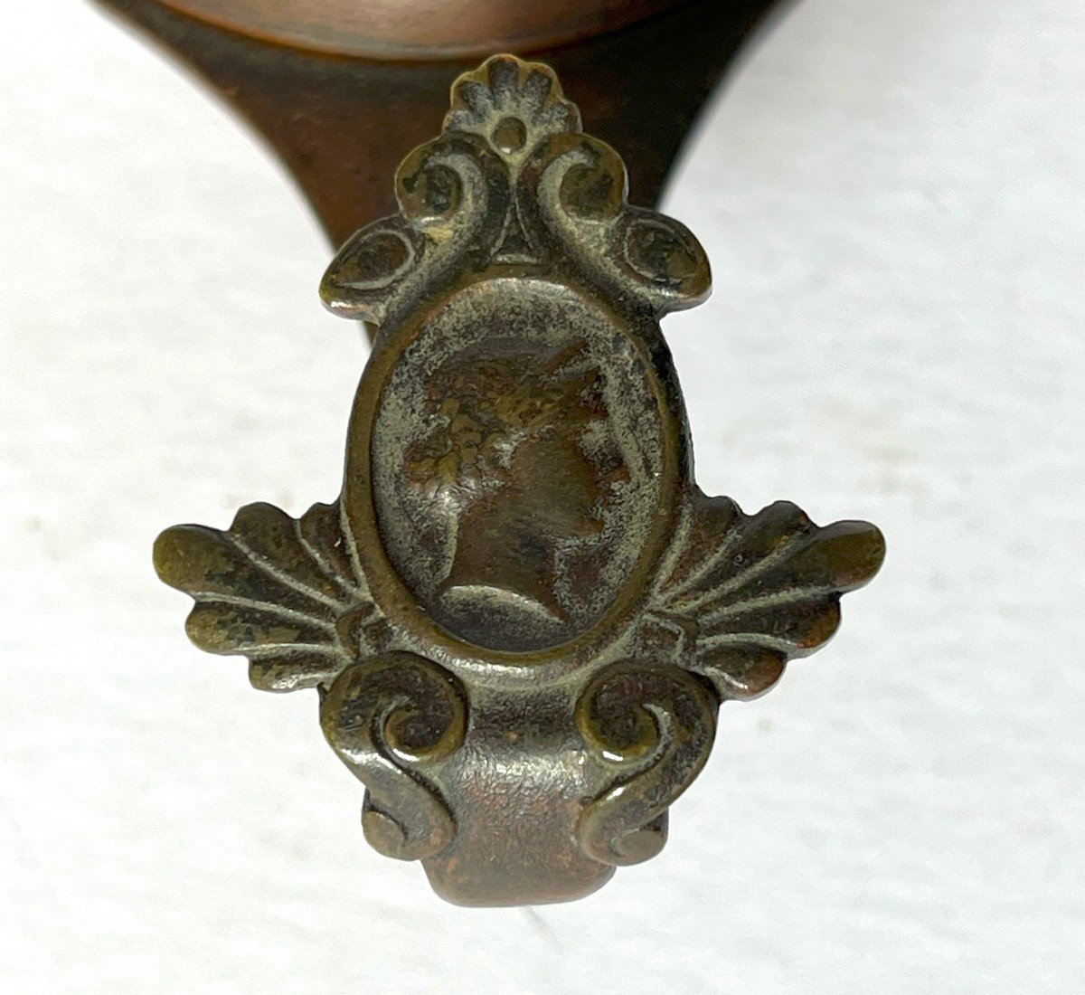 Antique 19th Century Bronze Candlestick And Ring Holder In The Shape Of An Oil Lamp.-photo-3