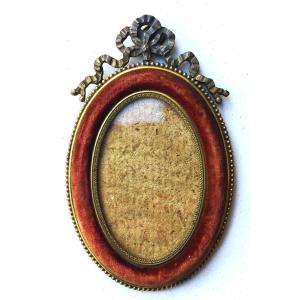 19th Century Bronze And Velvet Photo Frame