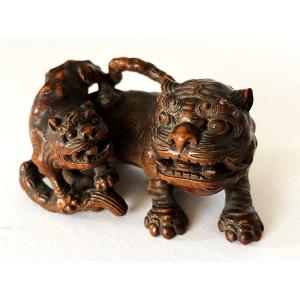 19th Century China, Lioness And Her Cub In Carved Wood.