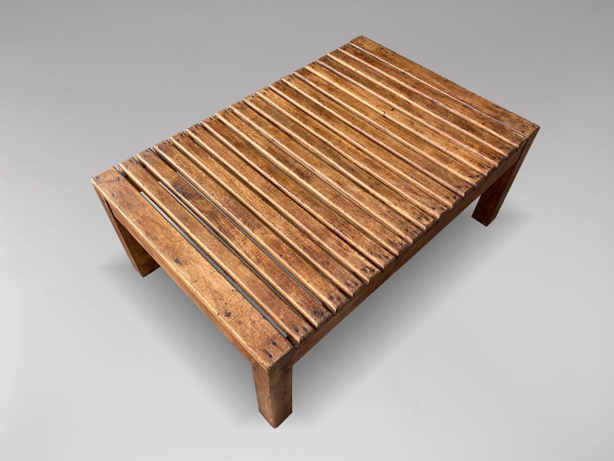 Mid 20th Century Walnut Slat Top Coffee Table-photo-4