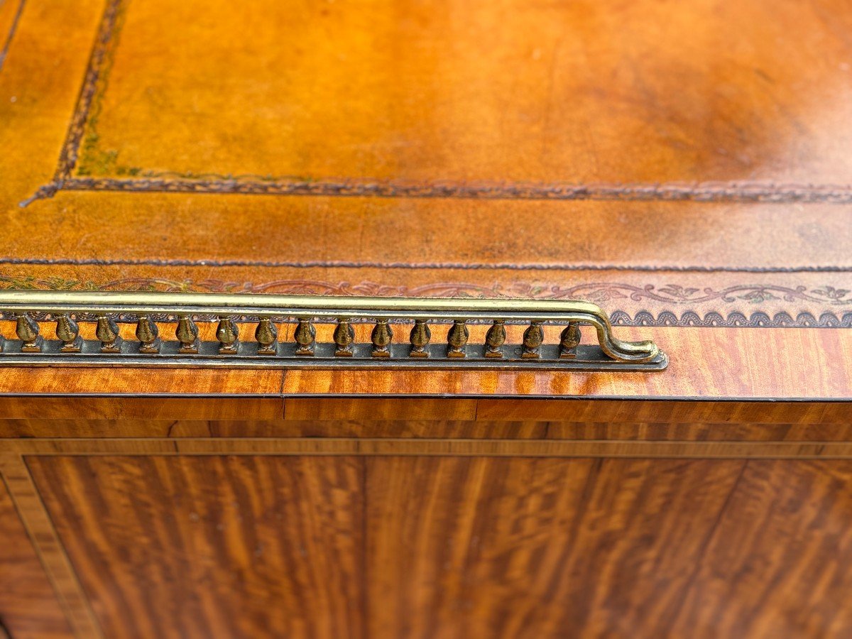 19th Century Satinwood & Marquetry Desk Stamped By Gillows-photo-2