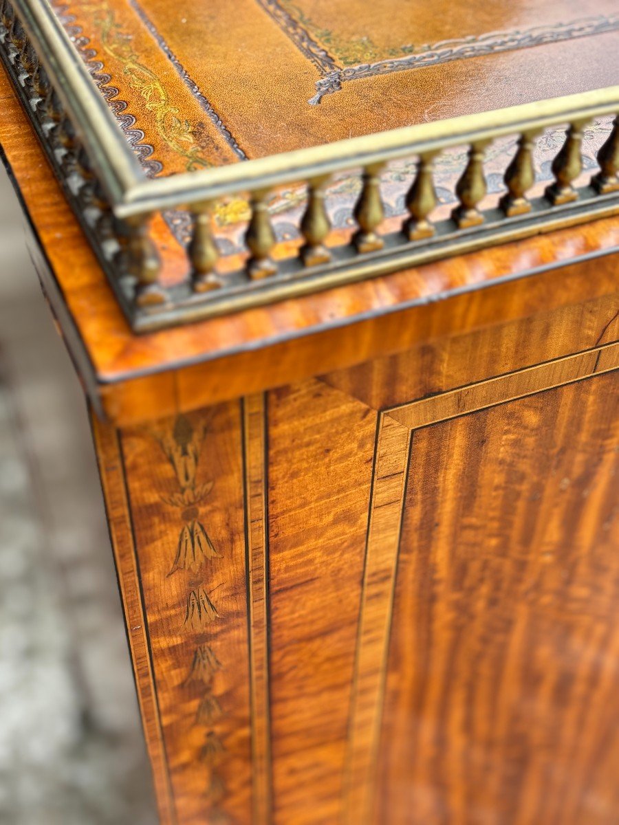 19th Century Satinwood & Marquetry Desk Stamped By Gillows-photo-4