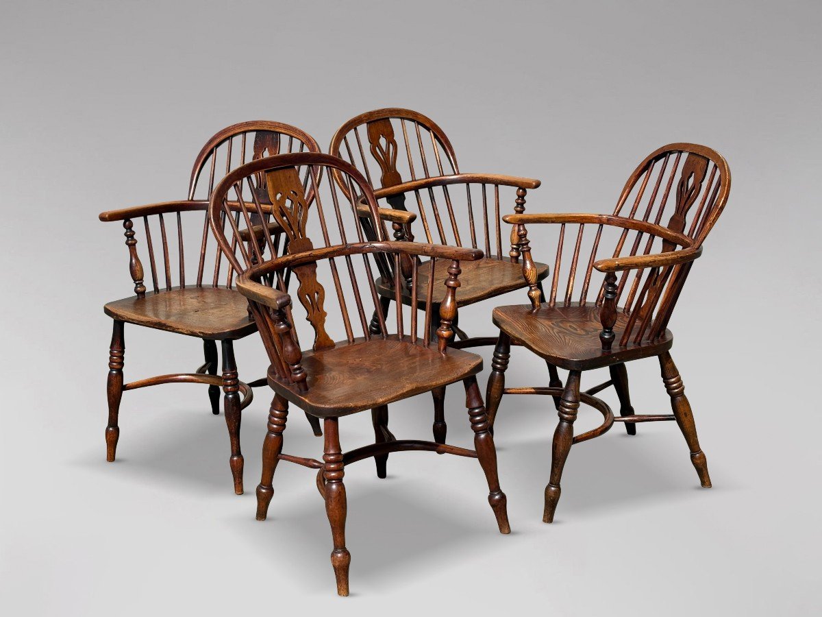 19ème Siècle, Ensemble de 4 Fauteuils Windsor en Chêne et Orme