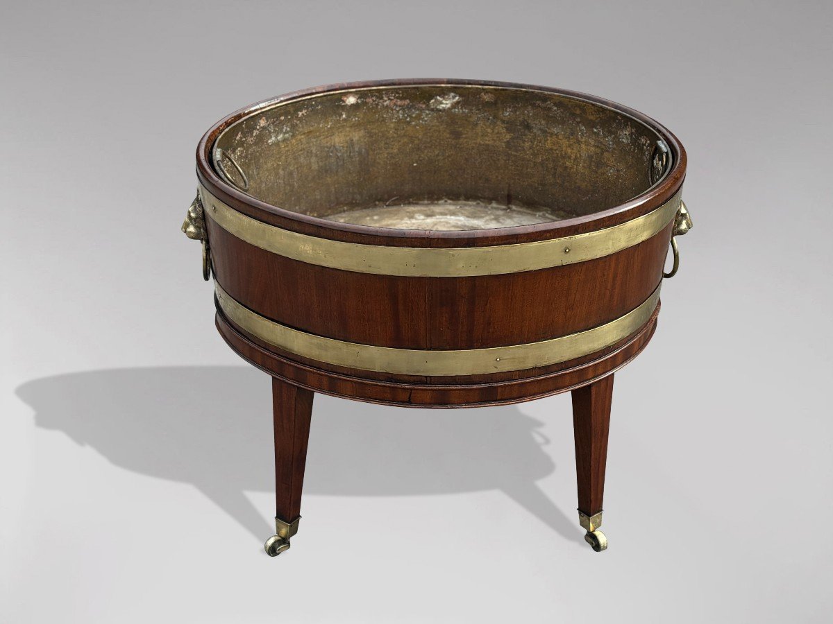 18th Century George III Period Large Oval Open Mahogany Wine Cooler-photo-4