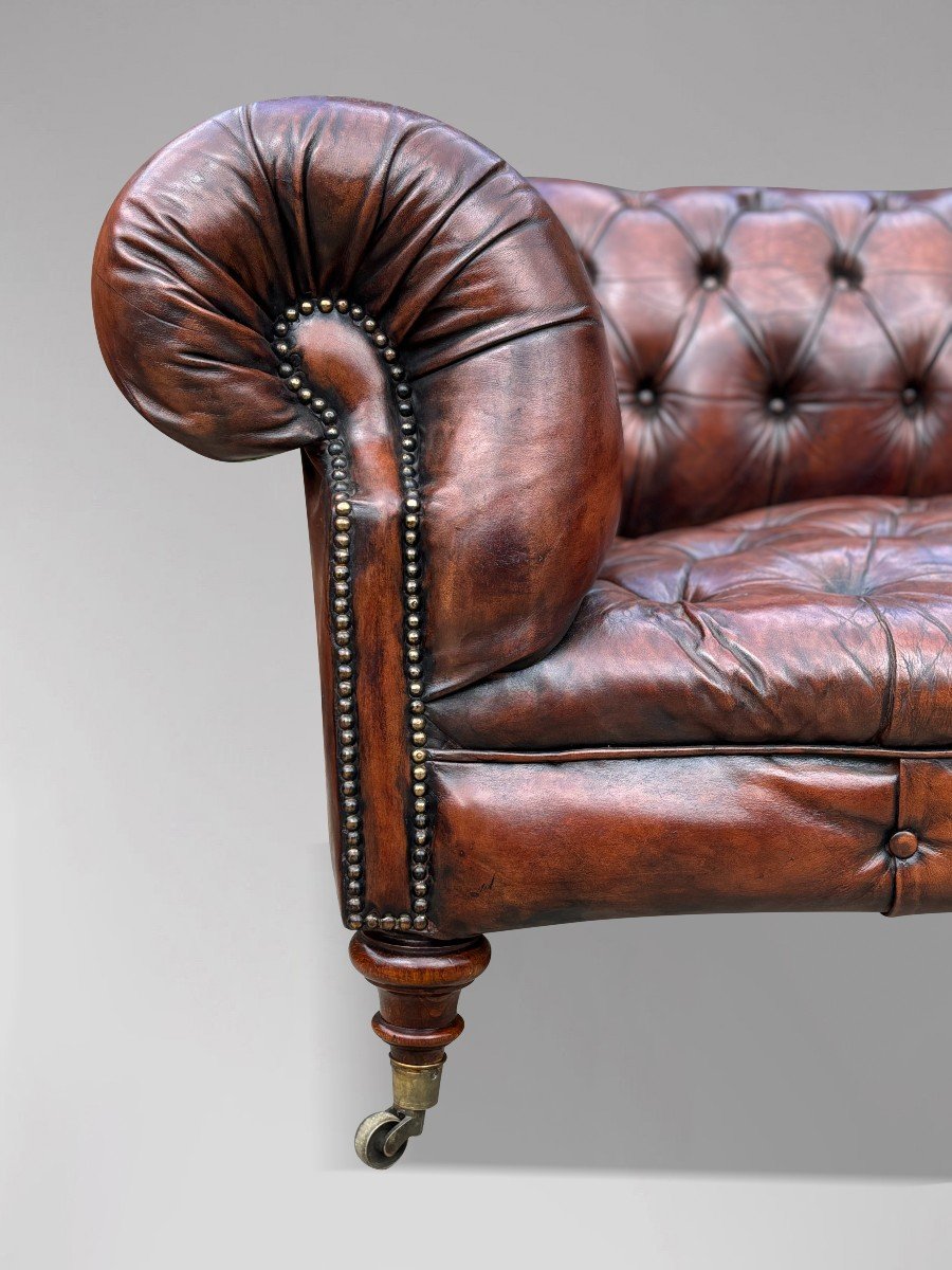 19ème Siècle, Canapé Chesterfield en Cuir Marron d'Époque Victorienne-photo-1