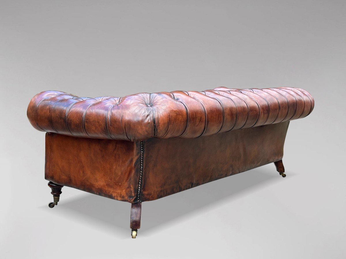 19ème Siècle, Canapé Chesterfield en Cuir Marron d'Époque Victorienne-photo-2