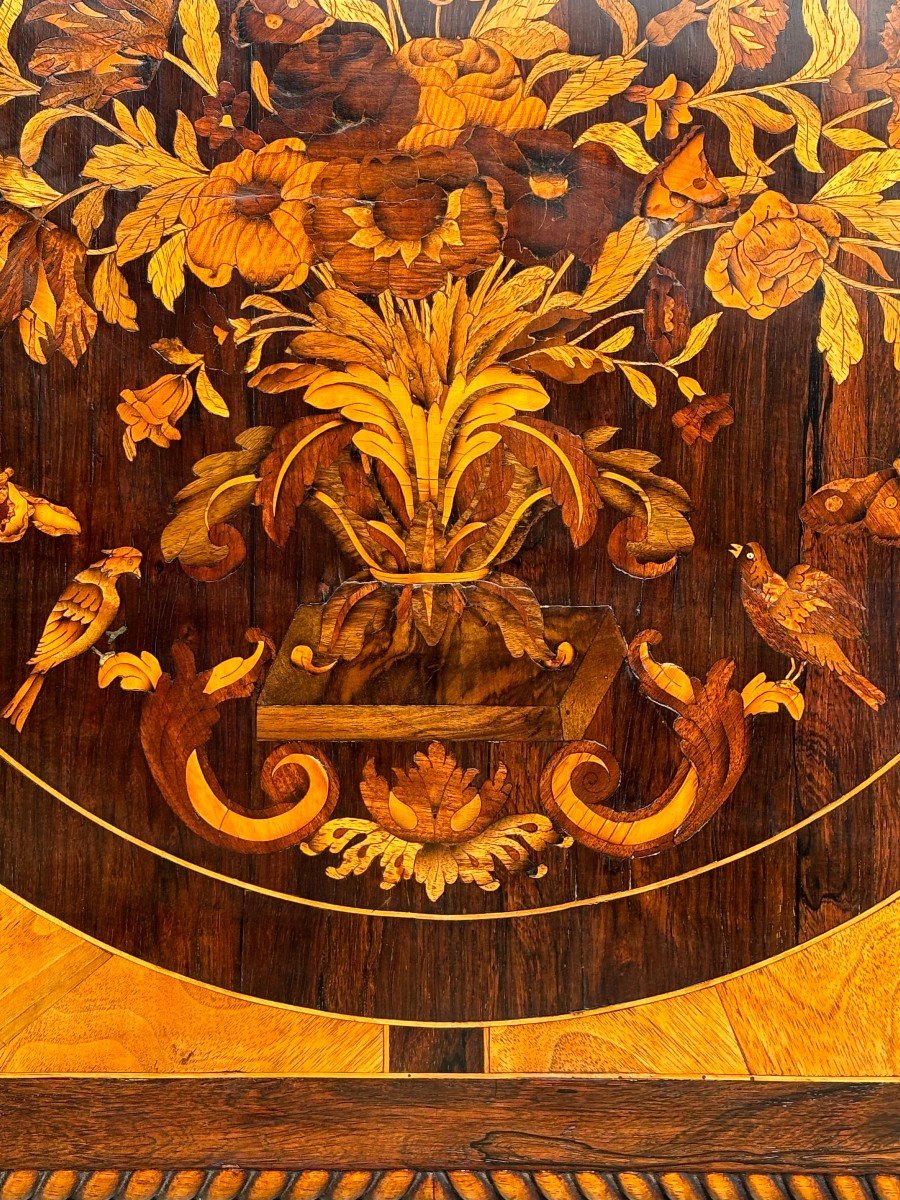 Exceptional Early 19th Century Dutch Walnut Marquetry Center Table-photo-3