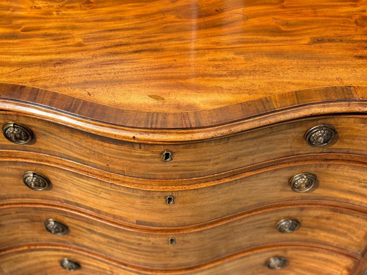 18th Century George III Period Mahogany Serpentine Chest Of Drawers-photo-1