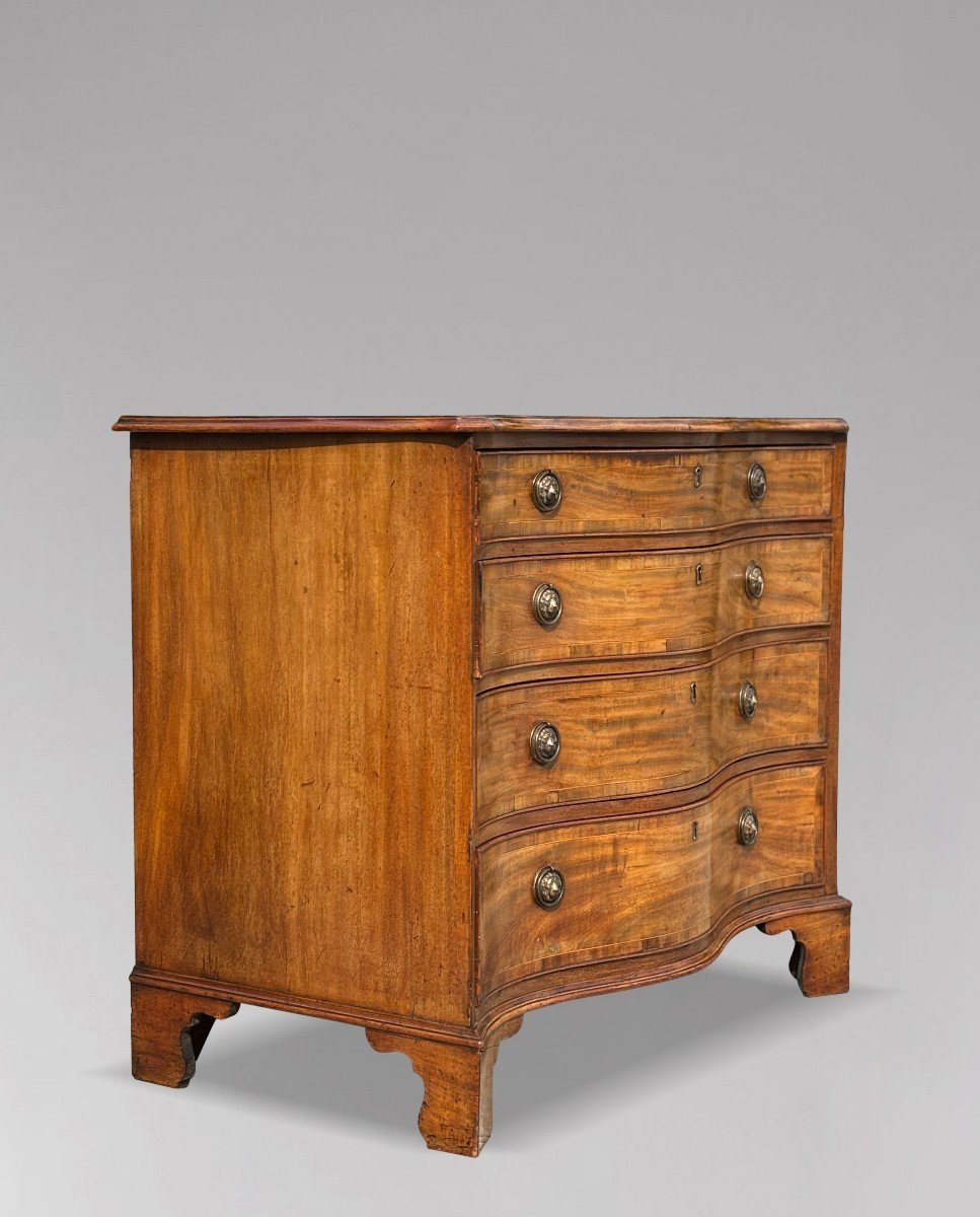 18th Century George III Period Mahogany Serpentine Chest Of Drawers-photo-5