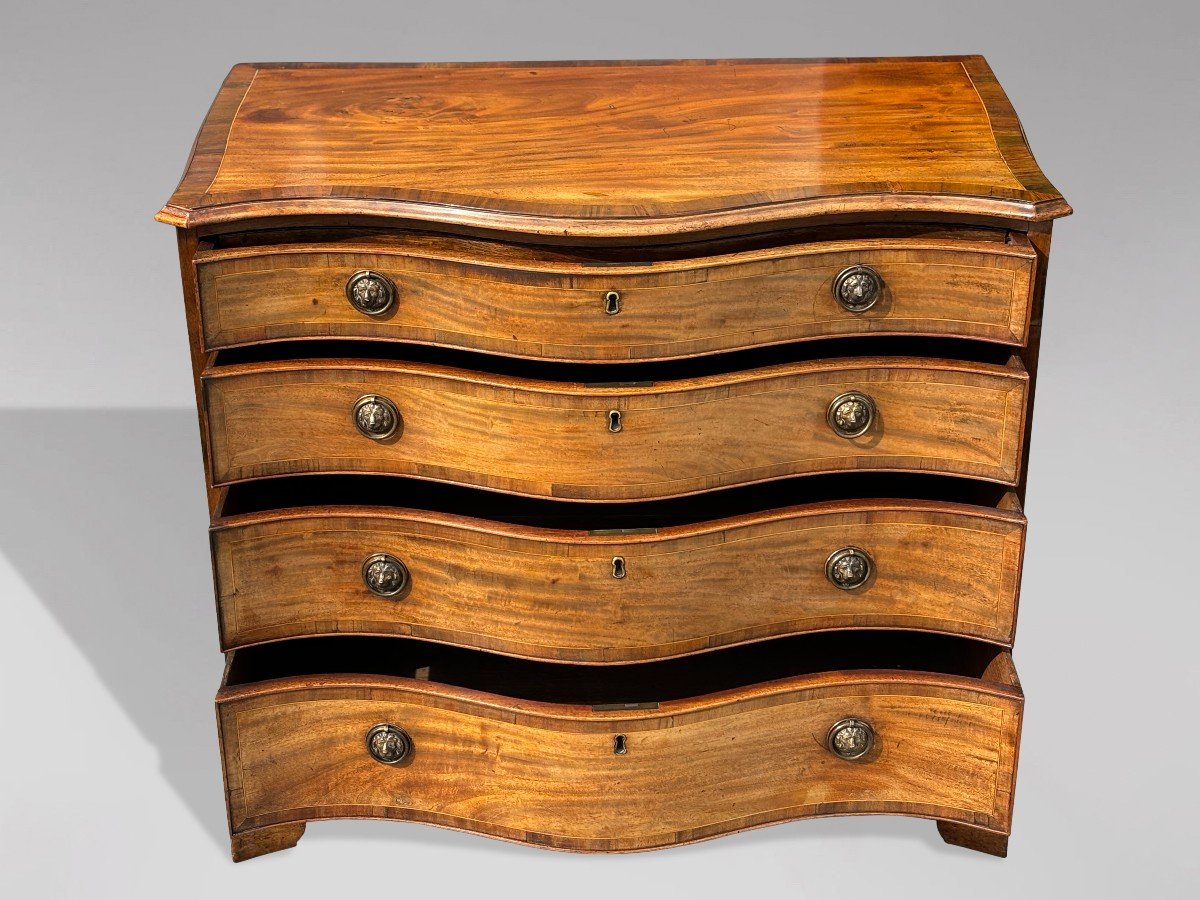 18th Century George III Period Mahogany Serpentine Chest Of Drawers-photo-7