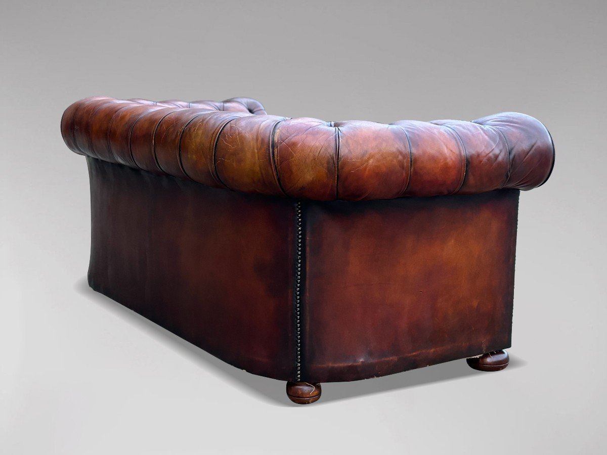 Early 20th Century Brown Leather Chesterfield Sofa-photo-1