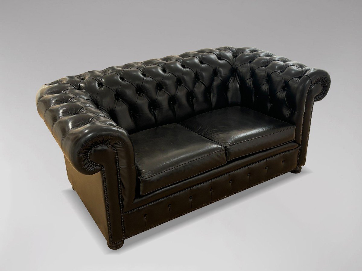 Black Leather 2-seater Chesterfield Sofa-photo-2