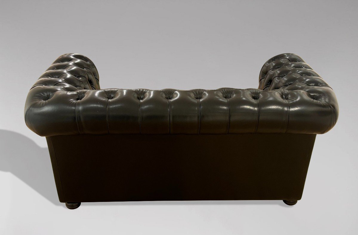 Black Leather 2-seater Chesterfield Sofa-photo-3