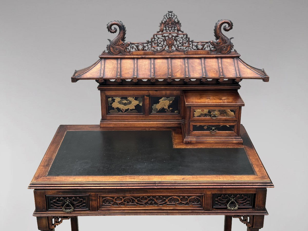 19ème siècle, Table d'Écriture Chinoise Chippendale avec Plateau en Pagode Sculpté-photo-1