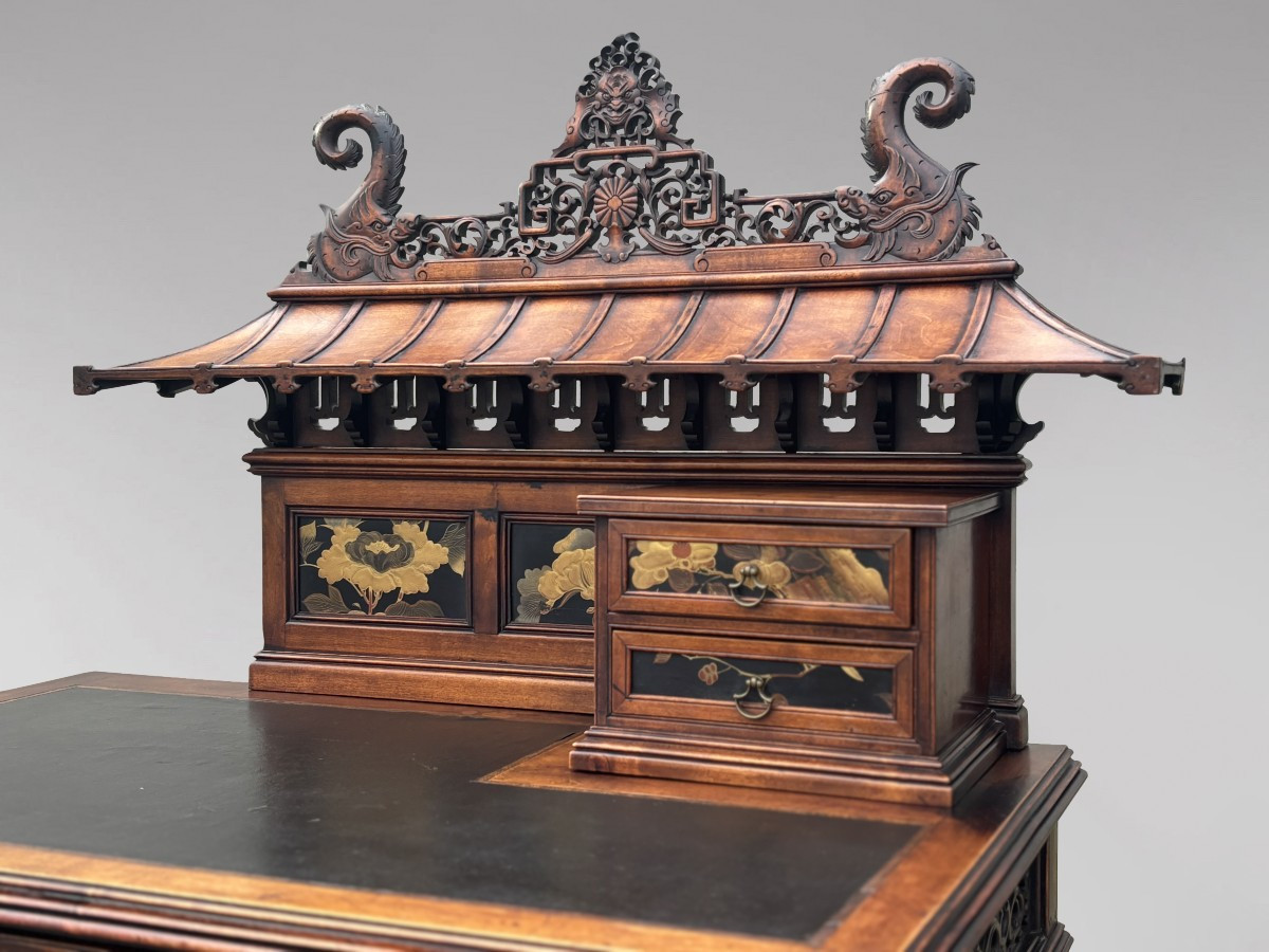 19ème siècle, Table d'Écriture Chinoise Chippendale avec Plateau en Pagode Sculpté-photo-2