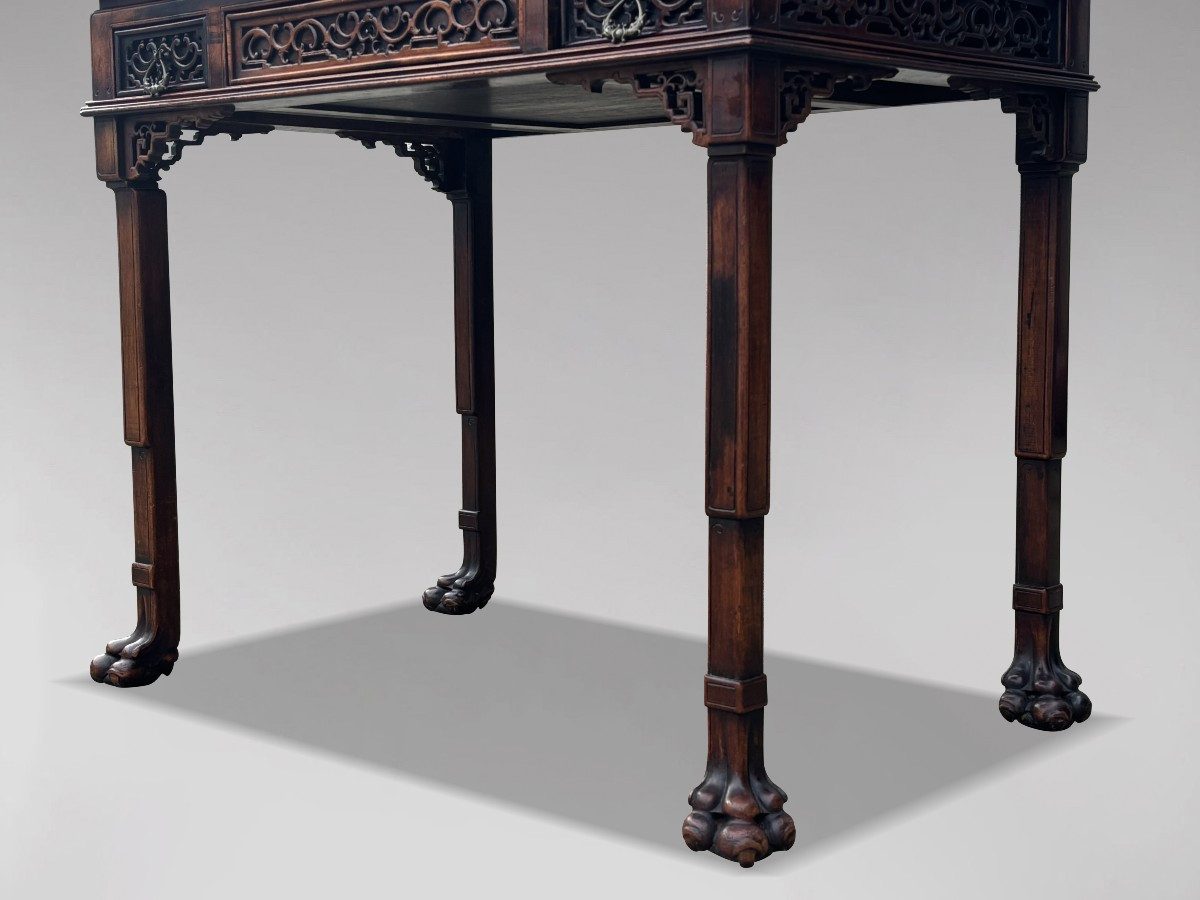 19ème siècle, Table d'Écriture Chinoise Chippendale avec Plateau en Pagode Sculpté-photo-3