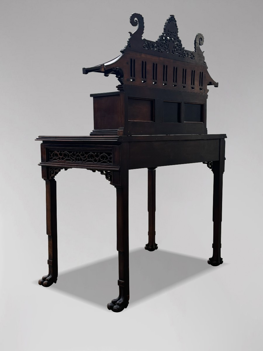 19ème siècle, Table d'Écriture Chinoise Chippendale avec Plateau en Pagode Sculpté-photo-4