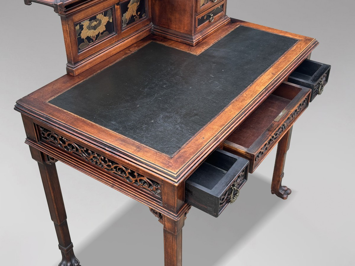 19ème siècle, Table d'Écriture Chinoise Chippendale avec Plateau en Pagode Sculpté-photo-5